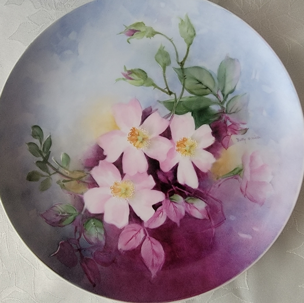 BRITISH HOME STORES VINTAGE BETTY SMITH HAND PAINTED 10" DECORATIVE FLORAL PLATE